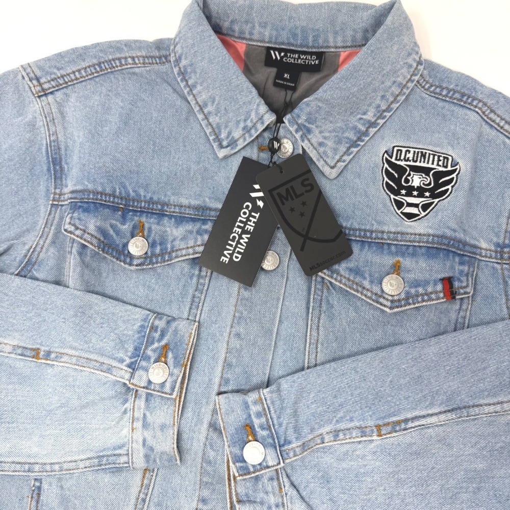 The Wild Collective DC United MLS Denim Jacket Light Wash Blue Womens XL NEW
